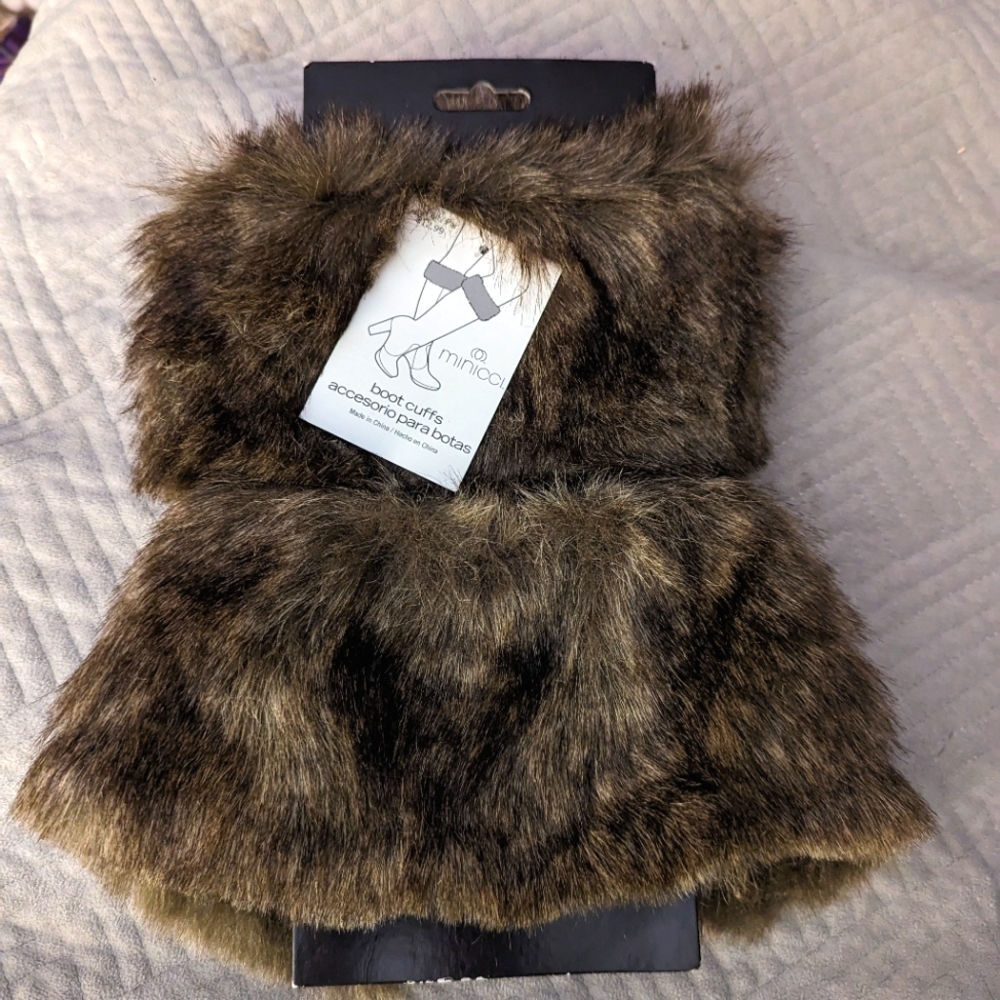 3/$30 NWT Faux Fur Boot Cuffs